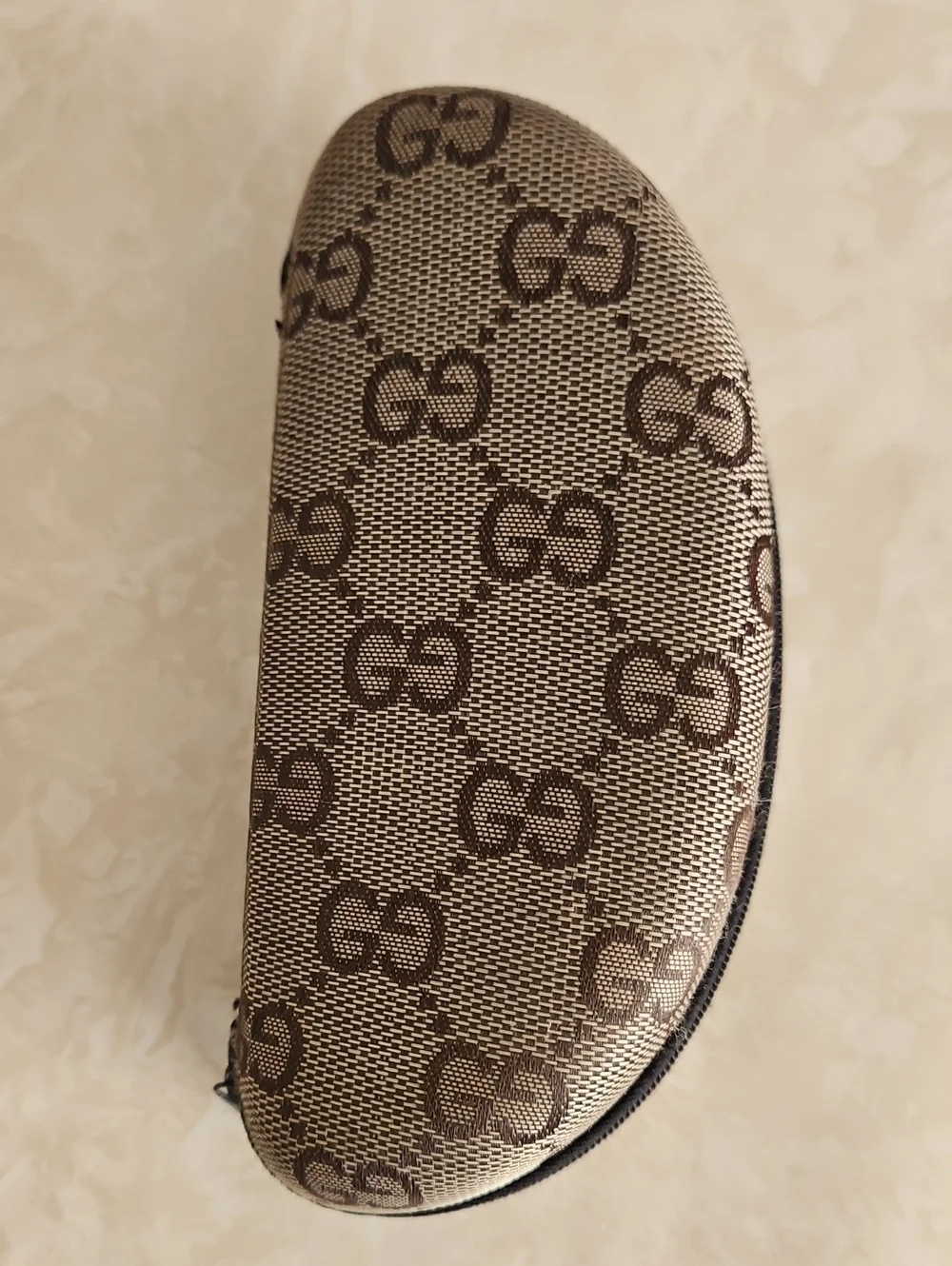Gucci includes closure